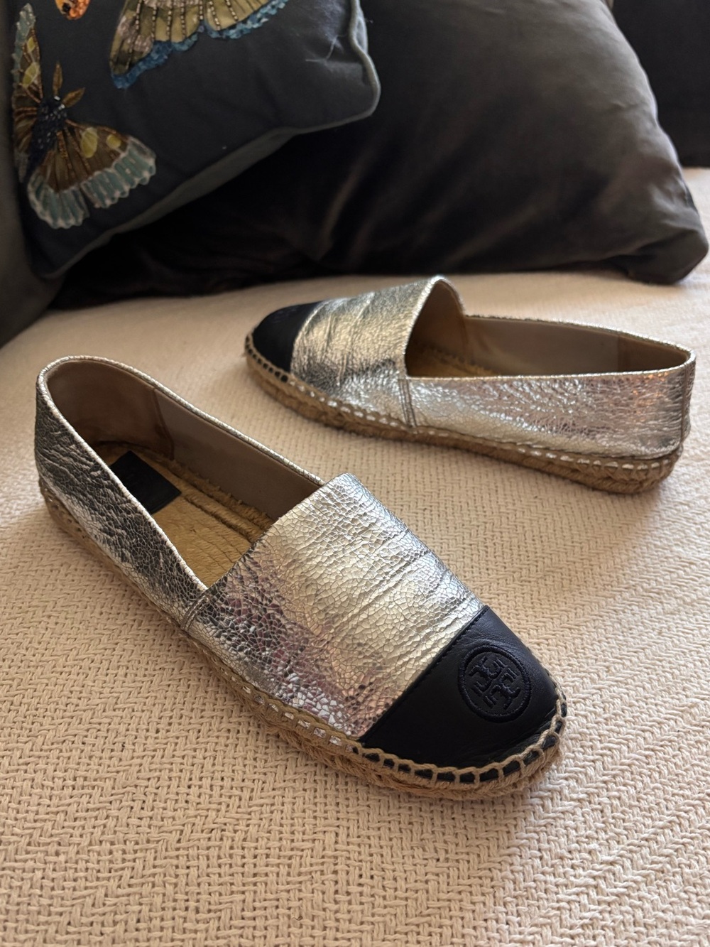 Tory Burch Espadrille Flat Crushed Metallic Silver Black Leather Size 8